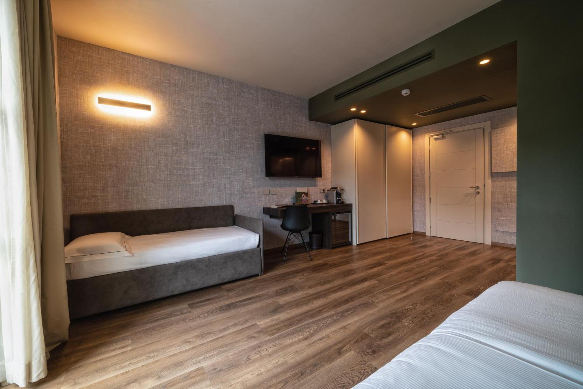 Phi Hotel Piajo Nembro Esterno foto